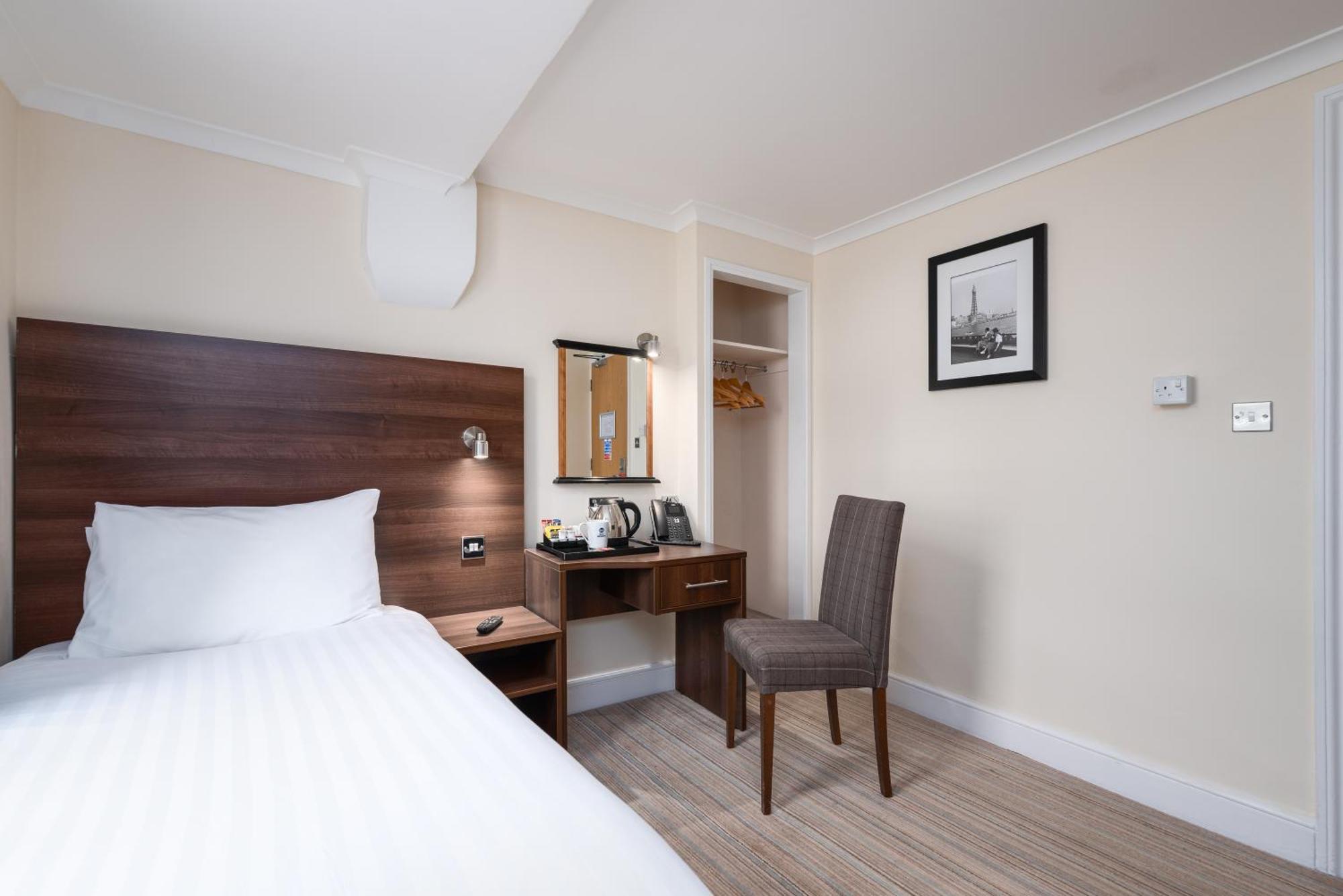 Best Western Carlton Hotel Блекпул Стая снимка